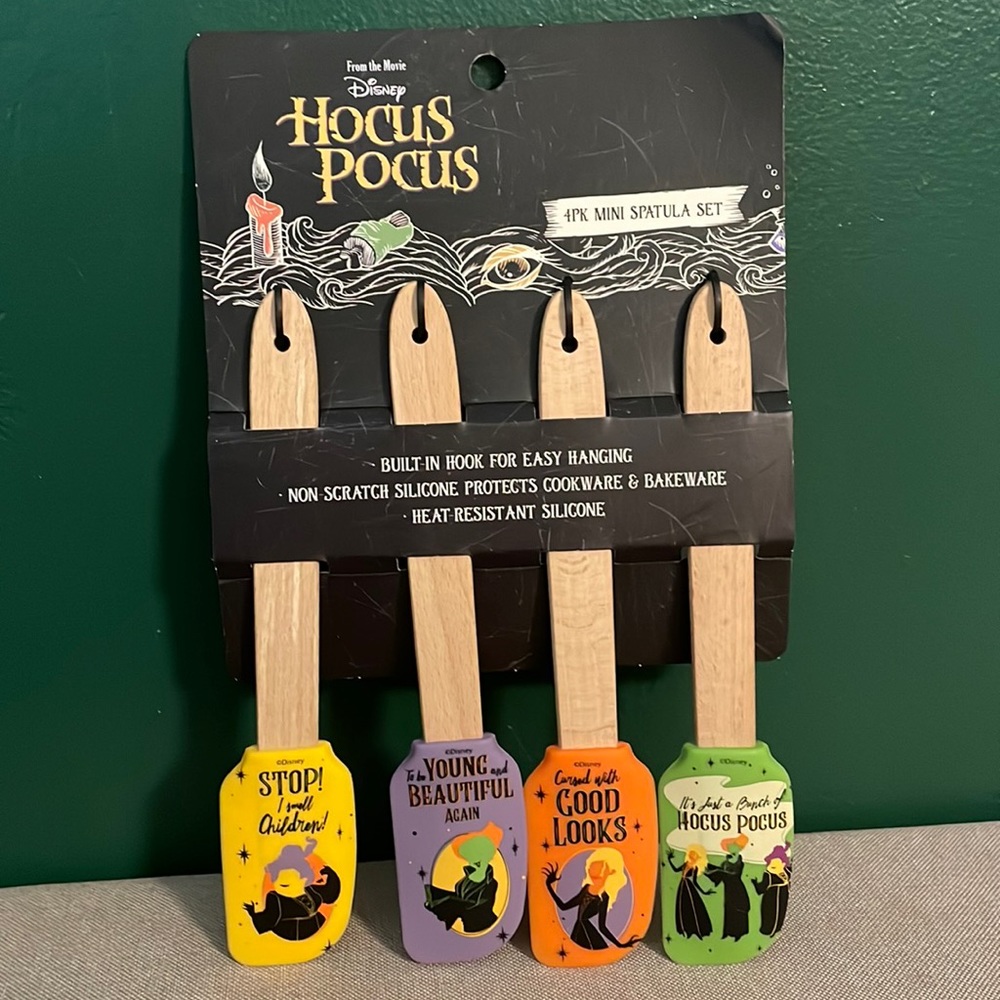 Hocus Pocus 4pk mini spatula set. Disney Halloween
